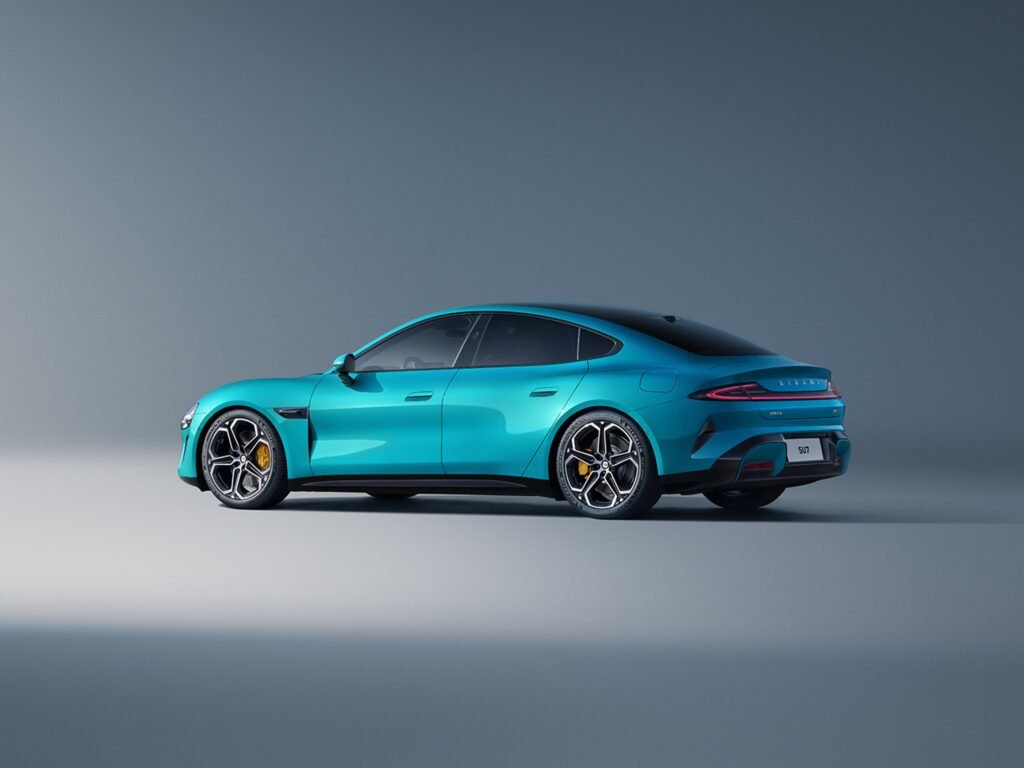 Xiaomi Makes its Electric Vehicle Debut with the Impressive SU7