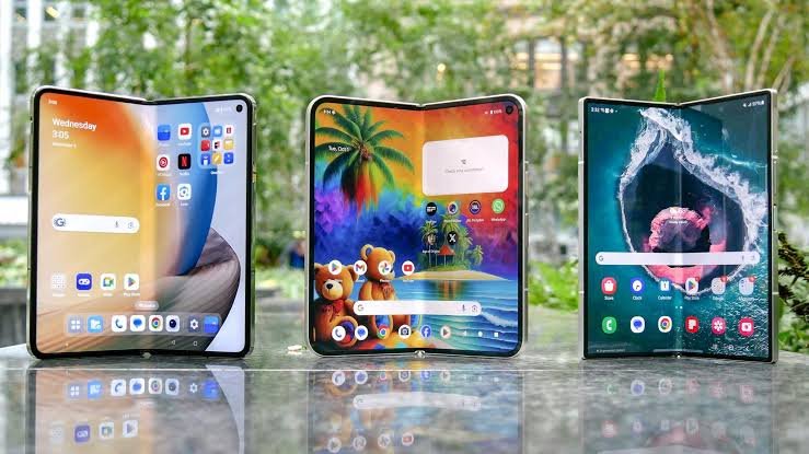 Foldables vs Flagships