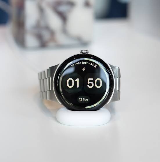 Pixel Watch 4 main image