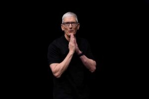 Breaking: Apple CEO Tim Cook to Step Down